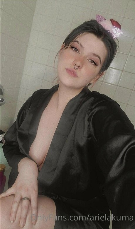 arielakuma pornographic actress photo