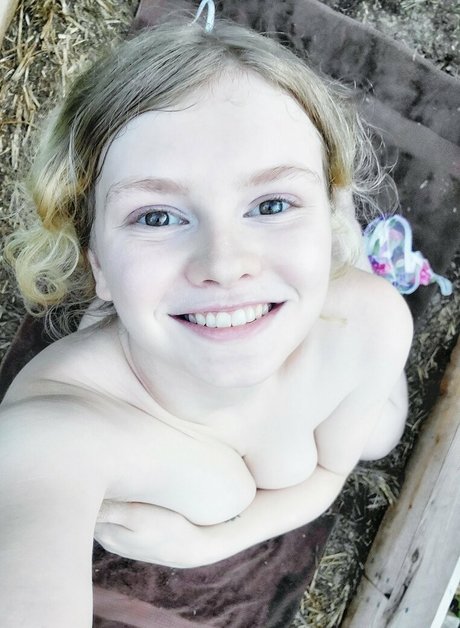 lyrictiana star best image