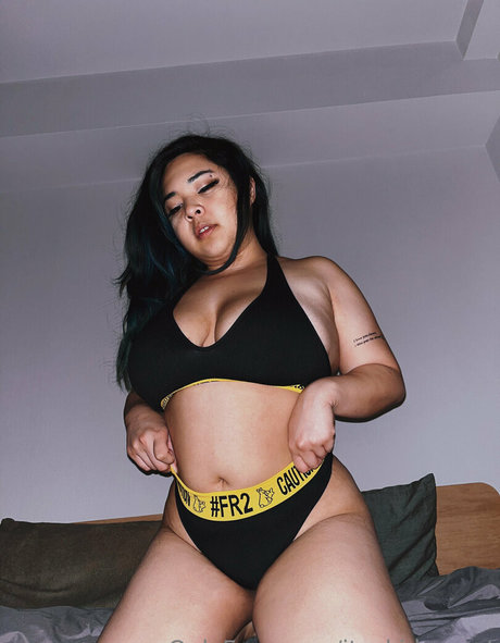 itsakidearest pretty model photos