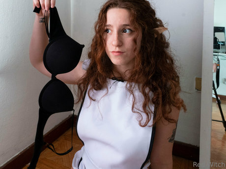 red witchh Quick photo