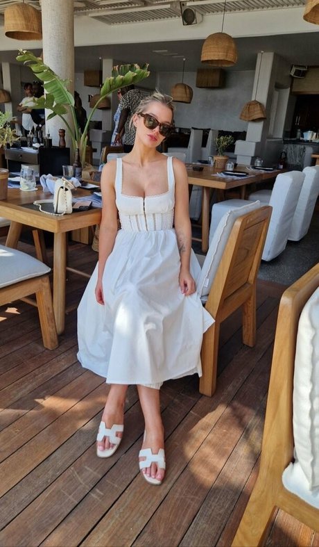 dripping wet pussy onlyfans sex photo