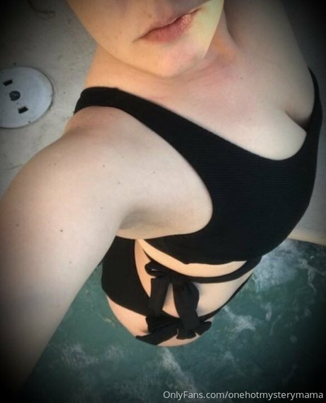 onehotmysterymama star high quality pic