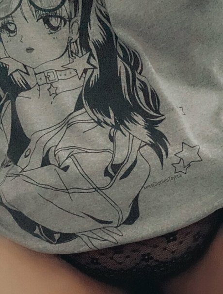 misscharliestoybox best model photo