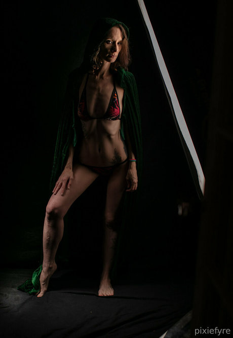 pixiefyre model exclusive picture