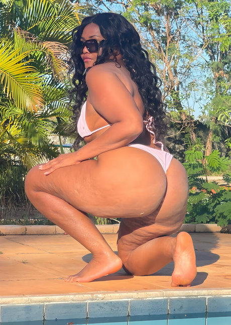 Gaby Amarantos exclusive star galleries