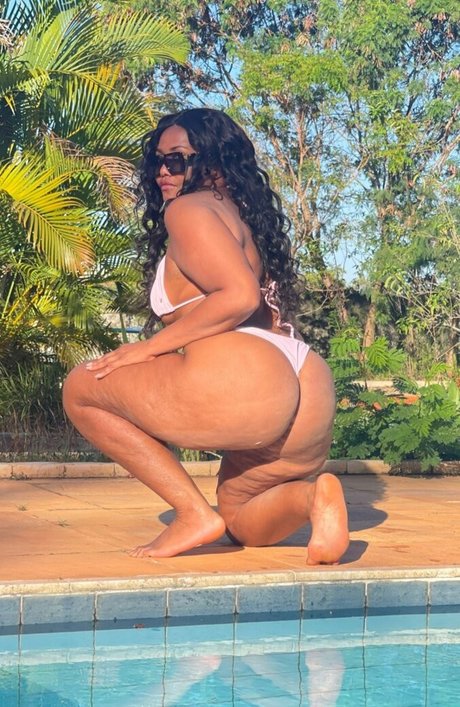 Gaby Amarantos naked actress pic