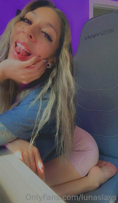 lunaslays pornographic model galleries