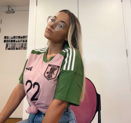 Lavender Baj erotic actress pic