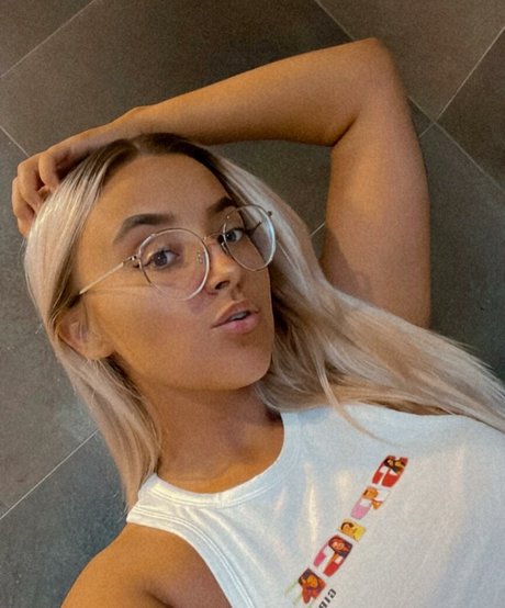 busty mature onlyfans art porn image