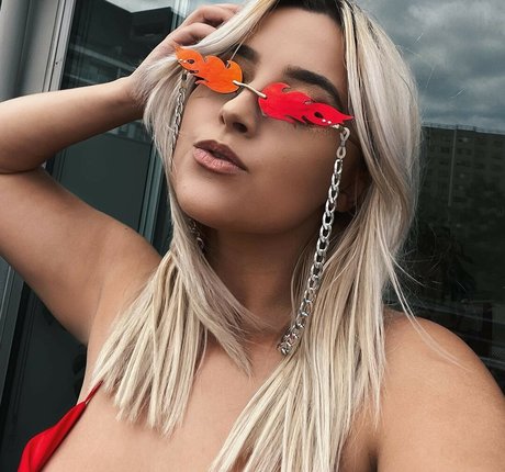 Lavender Baj porn model gallery