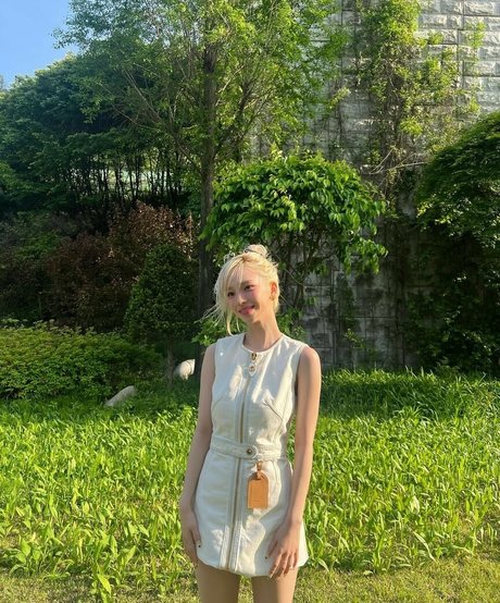 WomenK pop hd star pics