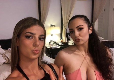 Sonia Ferraro art model photos