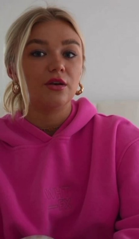 Butterface hot model pic