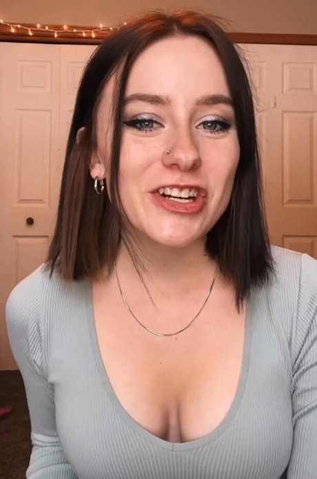 Audra Miller exclusive star pics