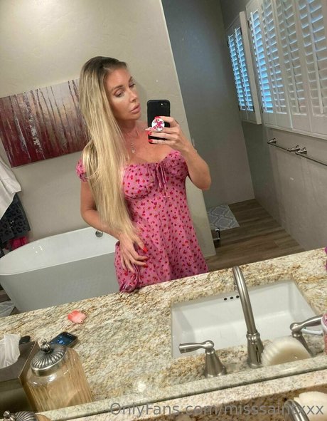 misssaintxxx hot model archive