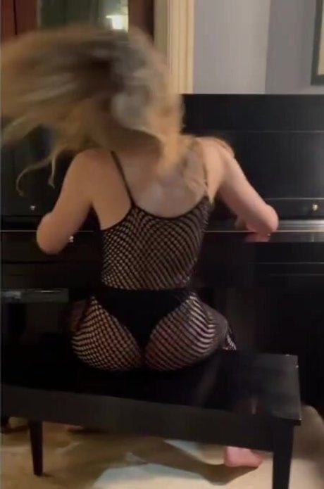 big tits petite onlyfans porno pic