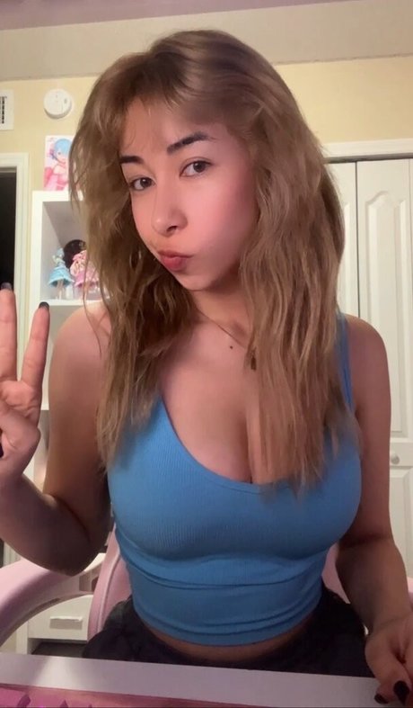 blonde secretary onlyfans hd pics