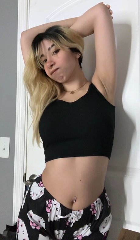 squirt teen onlyfans hot naked image