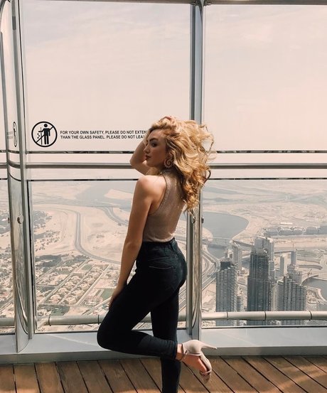 Peyton List model pornographic photos