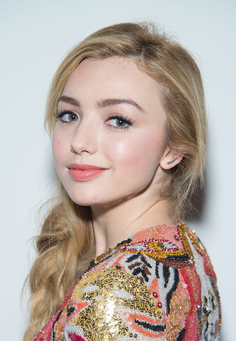 Peyton List hot actress img