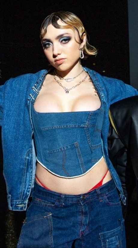 Peyton List naked actress picture