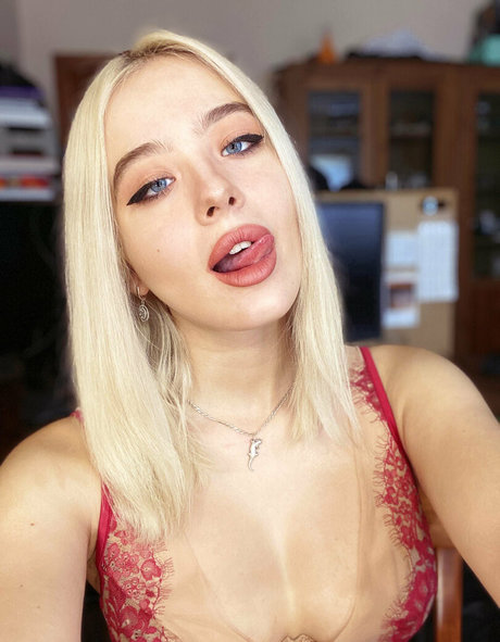 tattooed shemale onlyfans exclusive pics