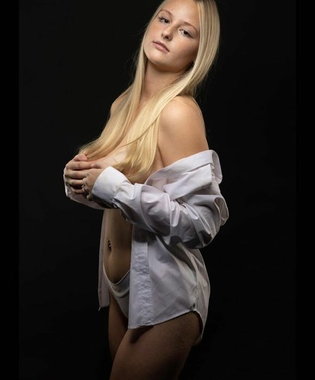 Anya Truax naked pornstar picture