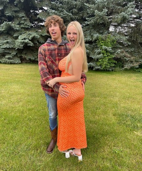 Anya Truax star free pic