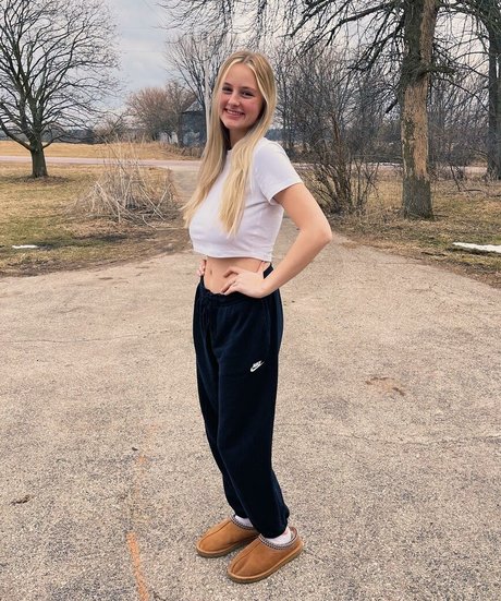 Anya Truax star pretty gallery