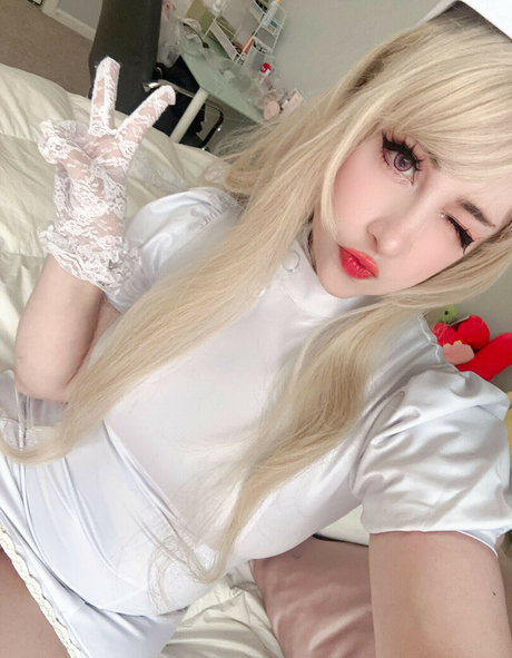 Junkenstein model pornographic photo