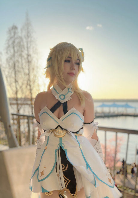 Junkenstein model nude picture