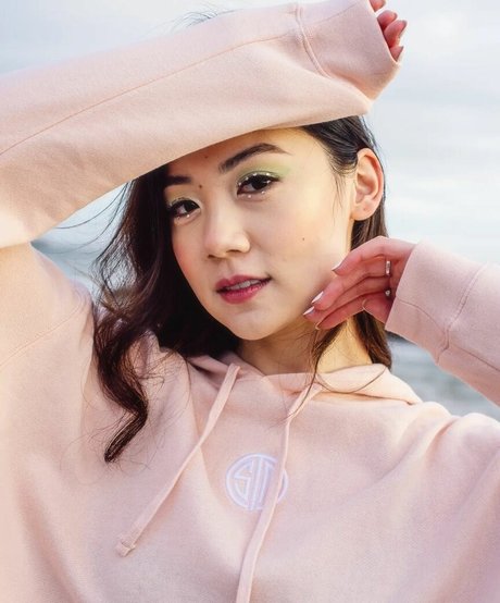 issfanfan pornstar sexy photo