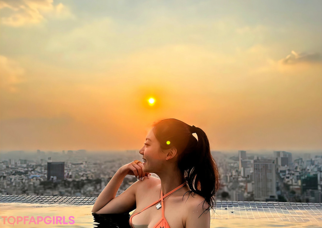 issfanfan nude star image