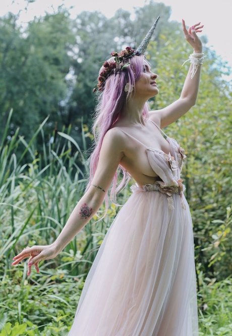 asian feet onlyfans naked photo