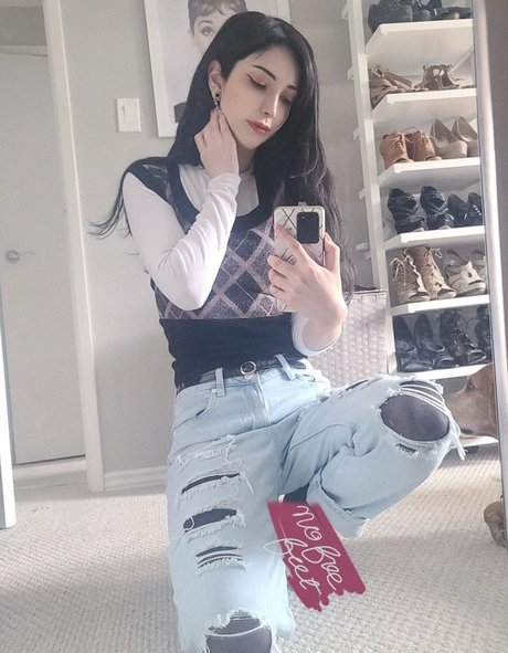 Drellatsun pornstar nude pic