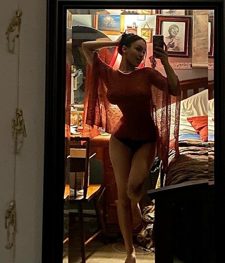 Aaliyeezy adult star photos