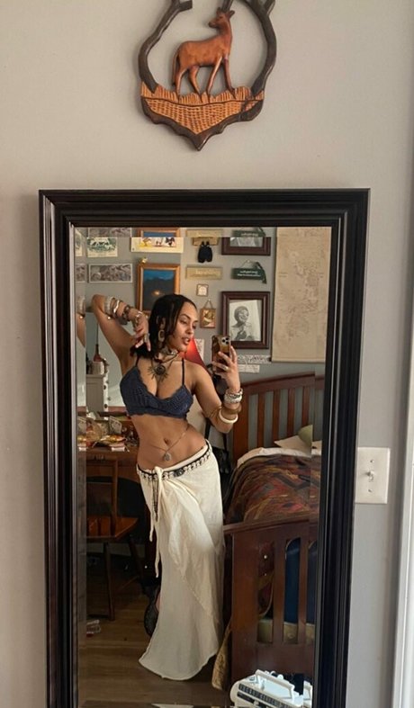 Aaliyeezy star erotic picture