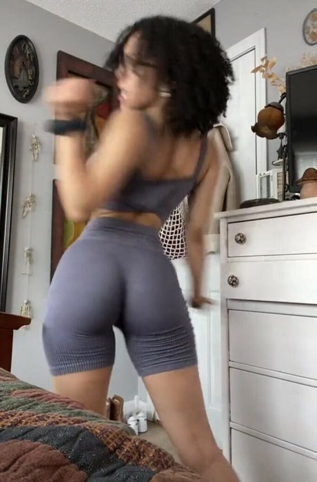 Aaliyeezy top actress image