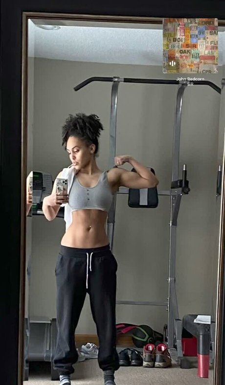 Aaliyeezy Profile photo