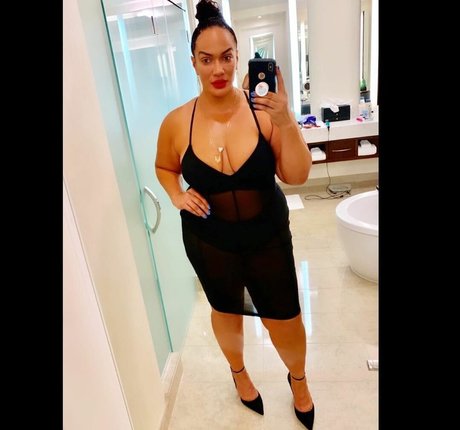 Nia Jax nice pornstar pictures