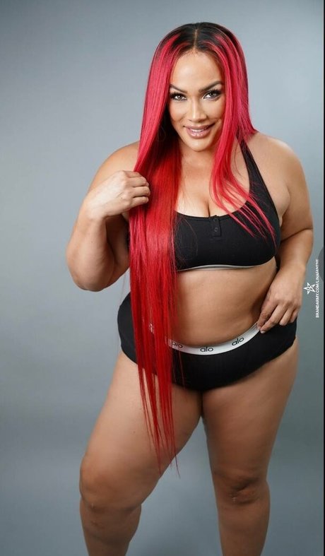 Nia Jax star adult img