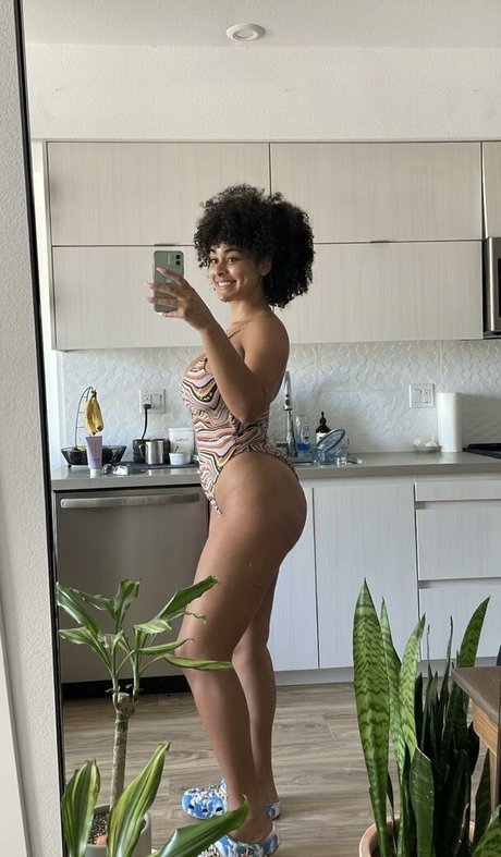 Raina Morris adult star pics