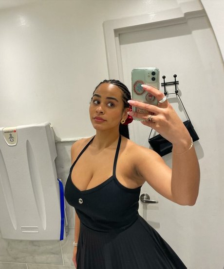 Raina Morris hd model photos