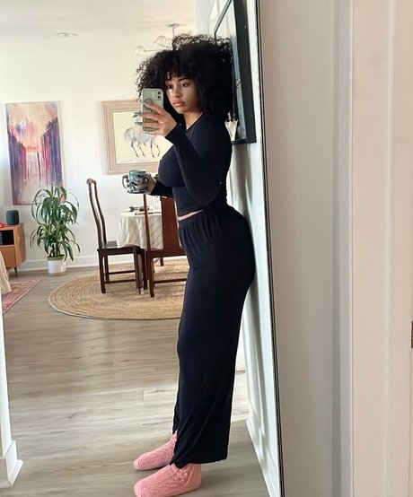 Raina Morris star nude photos