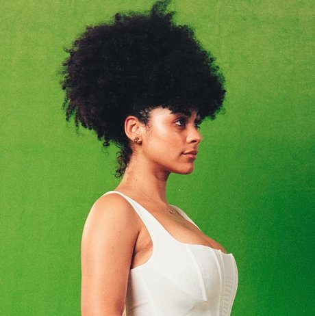 Raina Morris nice actress image