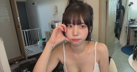 Baerasoni model pretty photos