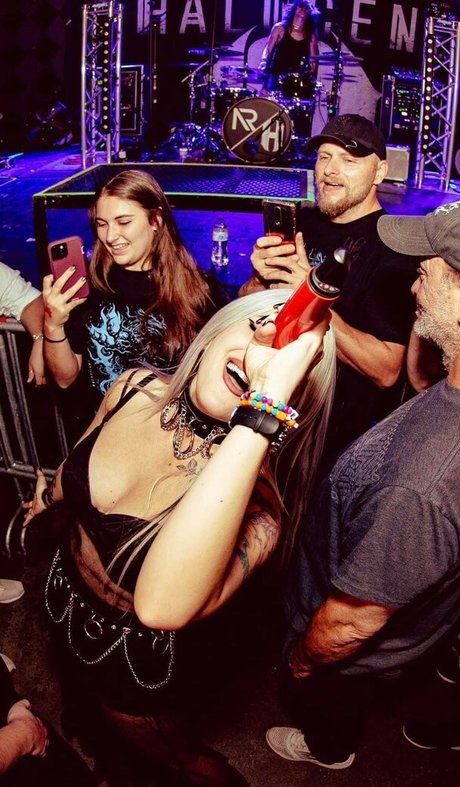 Addie Nicole Amick sexy star picture