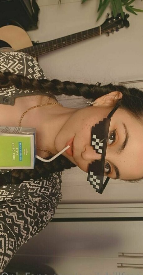 emilyhillfree sexy star pics