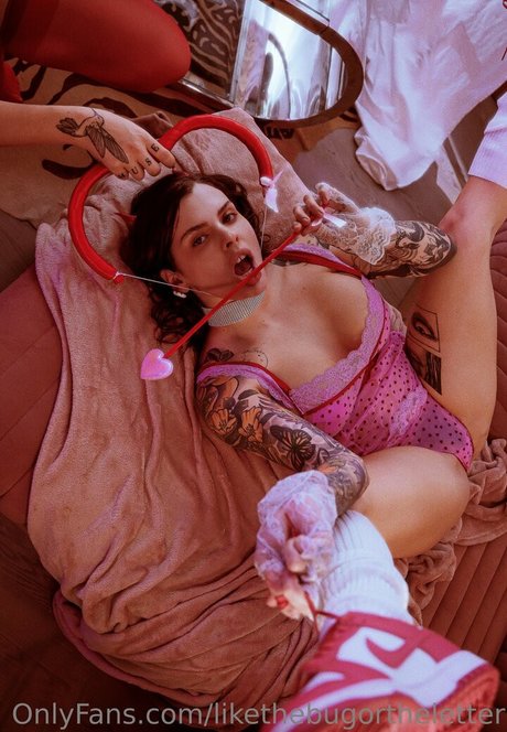 likethebugortheletter star naked image