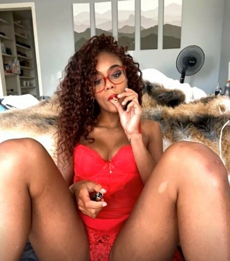 scarlitscandal model erotic image